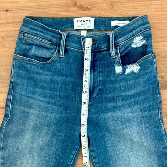 Frame Le High Rise Ripped Skinny Jeans in Saxon, size 26 - Picture 7 of 8